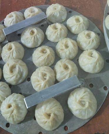 Полуфабрикаты: Лепим манты разных видов на выезд штучно по 10 сом большое — 6