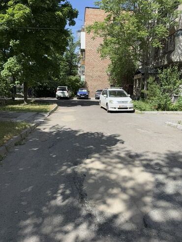 продаю квартиру тоголок молдо фрунзе: 3 комнаты, 1 м², 1 этаж