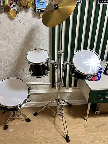 барабан: Uşaq/təcrübə üçün kompak tərkibli zərb aləti dəsti Tərkib: - Bass — 6