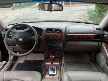 Hyundai: Hyundai XG (Grandeur) sedan - Kuzov: qara rəng, xrom detallar, 16" — 18