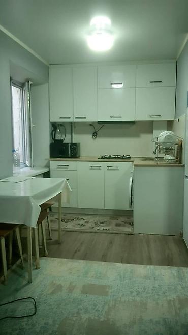 kiralık ev: 1 БӨЛМӨЛҮҮ БАТИР САТЫЛАТ! Кирпичтен салынган сталинка үйдө — 3
