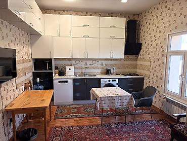 Həyət evləri və villaların satışı: 8 otaq, 430 kv. m, Orta təmir — 28