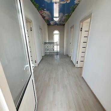 Продажа коттеджей и домов: Просторный дом с двумя этажами и функциональной планировкой. - — 8