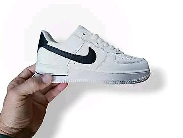 Patike: Nike Air Force 1 niske patike – crno/belo izdanje - Klasičan AF1 — 9