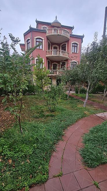 Həyət evləri və villalar: 3 mərtəbəli, klassik üslubda layihələndirilmiş fərdi yaşayış evi və — 1