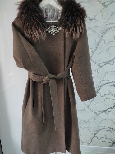 чёрное вечернее платье: 1)Продам пальто! Турция размер 46-48 мех съемный натуралка 2000с