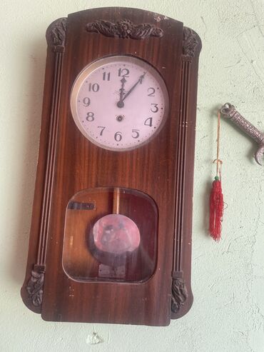 klassik saat: Divar saatları, Mexaniki, Mayatnik