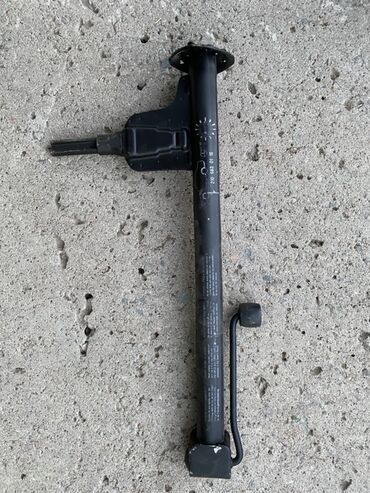 сейф бу бишкек: Домкрат от Лупарика W210 
Цена договорная