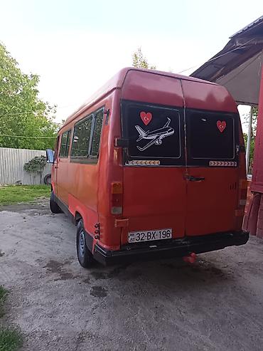 fiat turbo az: Mercedes-Benz T1: 2.3 l | 1994 il Mikroavtobus — 6