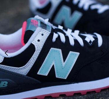 Patike: New Balance, 37.5, bоја - Crna — 9