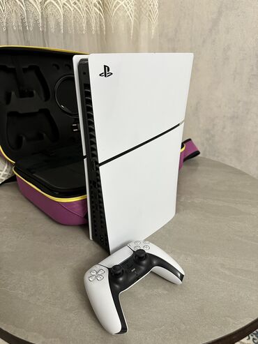 PS5 (Sony PlayStation 5): Продаю ПС5 слим около 50 игры фифа 23 Ufc 3 С подпиской на год