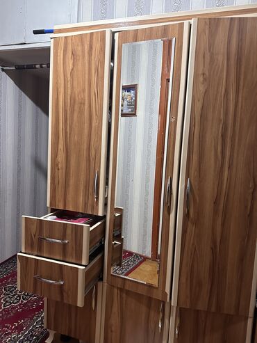 тканевый шкаф для одежды: İşlənmiş, Azərbaycan