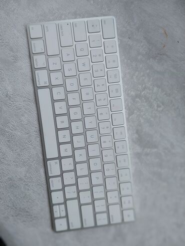 Klaviaturalar: Magic Keyboard salam klavyatura prablemi aradabir yandirma