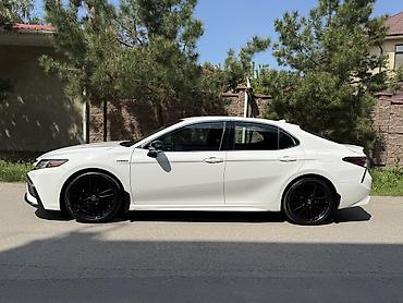 Toyota: Toyota Camry: 2021 г., 2.5 л, Автомат, Гибрид, Седан — 4