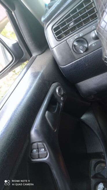 продаю в связи с переездом: Volkswagen Golf: 1997 г., 2 л, Автомат, Бензин, Универсал