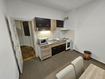 Dugoročni najam stanova: 3 sobe — 19