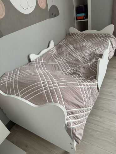 кровати одноместные: Односпальная кровать, Для девочки, Б/у