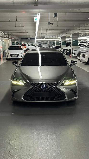 Lexus: Lexus ES: 2019 г., 2.5 л, Гибрид — 1