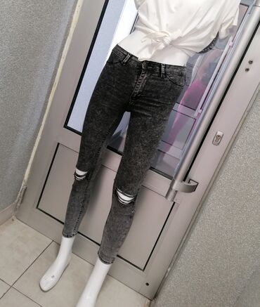 Farmerke: Predivne sive farmerice Na kolenima pocepan model Vel 26 sa puno na lalafo.rs — 4 Farmerke: Predivne sive farmerice Na kolenima pocepan model Vel 26 sa puno — 4