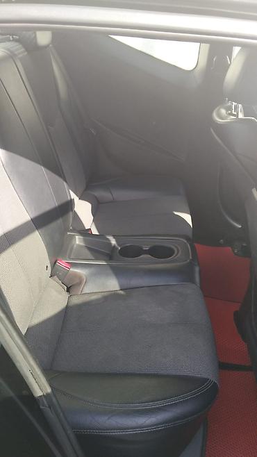 Hyundai: Hyundai Veloster, qara rəng, 3 qapılı (iki tərəfdə asimmetrik qapı — 6