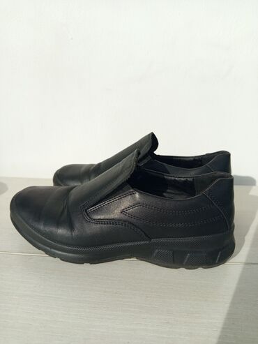 кожанные туфли: Лоферы, 33, Clarks, Б/у, цвет - Черный, Самовывоз