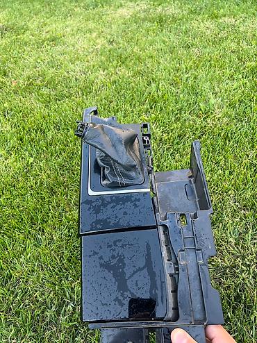 Другие автозапчасти: Продаю запчасти на Lexus es от 2017 года Салон, обшивки, двери 4 шт — 9