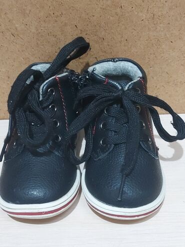 Бутсы: Детская обувь 1.3. 650с - 28 размер 4.6. 300с - 22 размер 7.9. 300с - at lalafo.kg — 9 Бутсы: Детская обувь 1.3. 650с - 28 размер 4.6. 300с - 22 размер 7.9. 300с - — 9