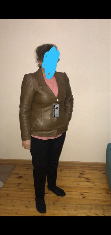 Kardiqanlar, jaketlər: Qadinlar ucun tebii dəri geyimler. Tezedi hamsi. Magaza baglanibdi -da lalafo.az — 6 Kardiqanlar, jaketlər: Qadinlar ucun tebii dəri geyimler. Tezedi hamsi. Magaza baglanibdi — 6