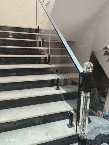 Pilləkən məhəccərləri: Mərmər pilləkənlər üçün metal və dekorativ məhəccər istehsalı və — 8