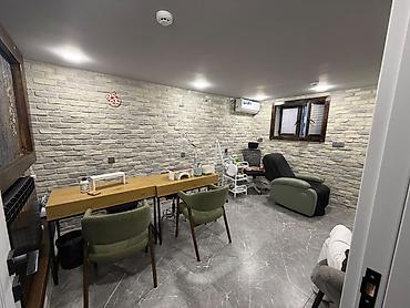 Dırnaq Masası arendaya verilir 200 Azn Ünvan Gənclik Metrosunun
