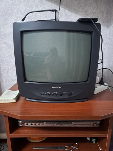 телевизор samsung ue48h6200: Продаю телевизор и дивиди все работает,все в отличном состоянии