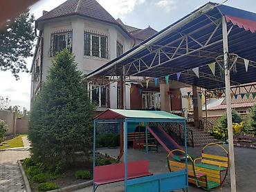 Продажа коттеджей и домов: Продается дом на первой линии по ул. Садырбаева /ул. Ахунбаева — 1