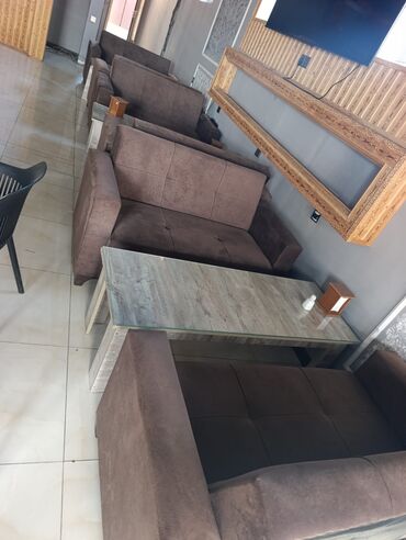 Soyuducu vitrinləri: Endirim‼️Kafe divan desti hamisi birge 1550 Azn. 6destdir. Deste