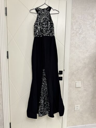 Dəstlər, kostyumlar: Qadın geyimləri 1) Bej rəngli trikotaj dəst – 10 AZN - V-yaxa — 4