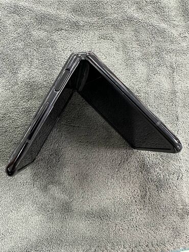flip: Samsung Z Flip, Б/у, 256 ГБ, цвет - Черный