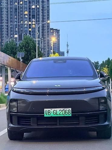 силк вэй: Lixiang L7: 2023 г., 1.5 л, Автомат, Гибрид, Кроссовер — 2