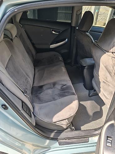 хетчбэк: Toyota Prius: 2012 г., 1.8 л, Вариатор, Гибрид, Хэтчбэк — 8