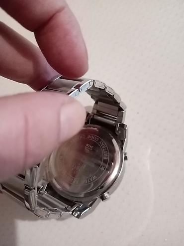 Ručni satovi: Na prodaju digitalni ručni sat metalnom narukvicom .Sat je ispravan — 6