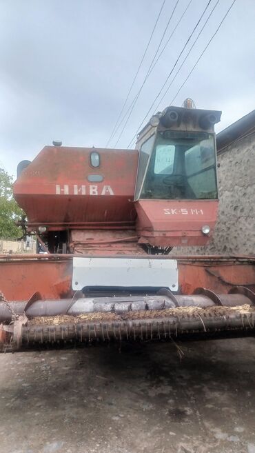 Süd sağan aparatlar: Niva SK-5M1 taxıl biçin kombaynı zapicas kimide satilir kime neyi