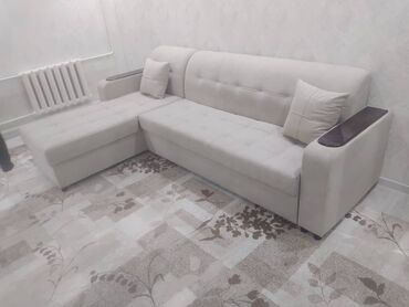 офисные диван: Цвет - Белый, Новый
