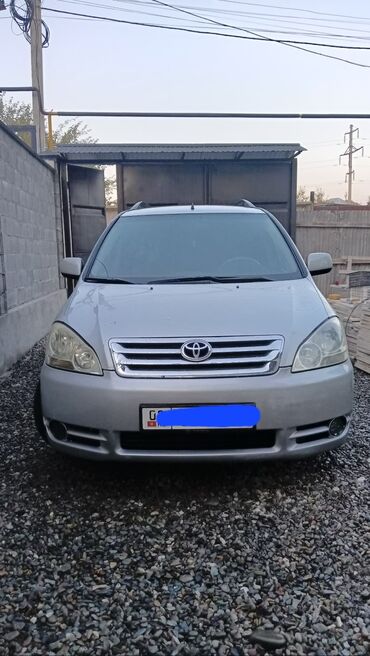 Toyota: Toyota Avensis Verso: 2002 г., 2 л, Механика, Дизель, Минивэн