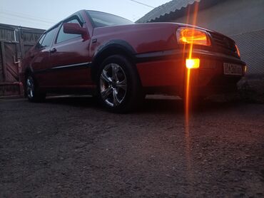 срочно продать машину: Volkswagen Vento: 1992 г., 1.8 л, Механика, Бензин, Седан