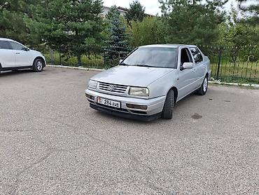 a8 d2: Volkswagen Vento: 1996 г., 1.8 л, Механика, Бензин, Седан — 1