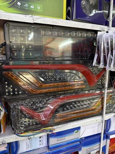 Передние фары: Светодиодные задние фонари для авто/прицепов Функции в одном корпусе — 8