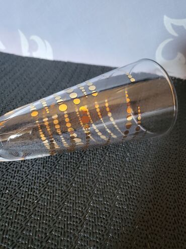 Čaše: Casa nova za pice. Casa nova sve na njoj odsjaj od svetla — 10