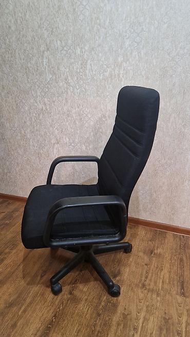 Ofis oturacaqları: Fırlanır, hündürlük ayarı var Az istifadə olunub Ünvanı. Nzs Babək — 2