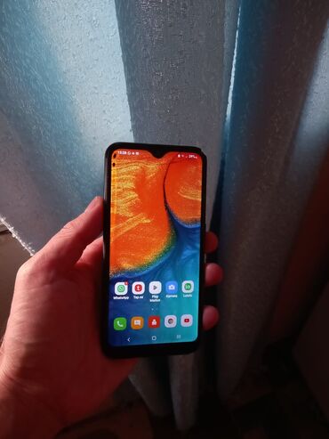 35azn Samsung A01 Uzu arxasi catdi