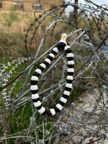 Təsbehlər: Əl işı təsbeh və aksessuarlar dəsti Məhsul təsviri: - Tünd rəngli — 16