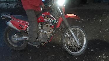 Мотоциклы: Продаю Эндуро/кроссовый мотоцикл 250 кубовый класса A1 (наклейки A1 — 10