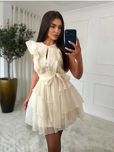 pheromone parfemi: 05. Najlepše haljinice
Veličine : S/M i M/L
Cena : 3.800 dinara H — 4
